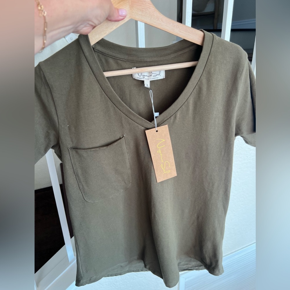 V Neck Pocket T in Olive